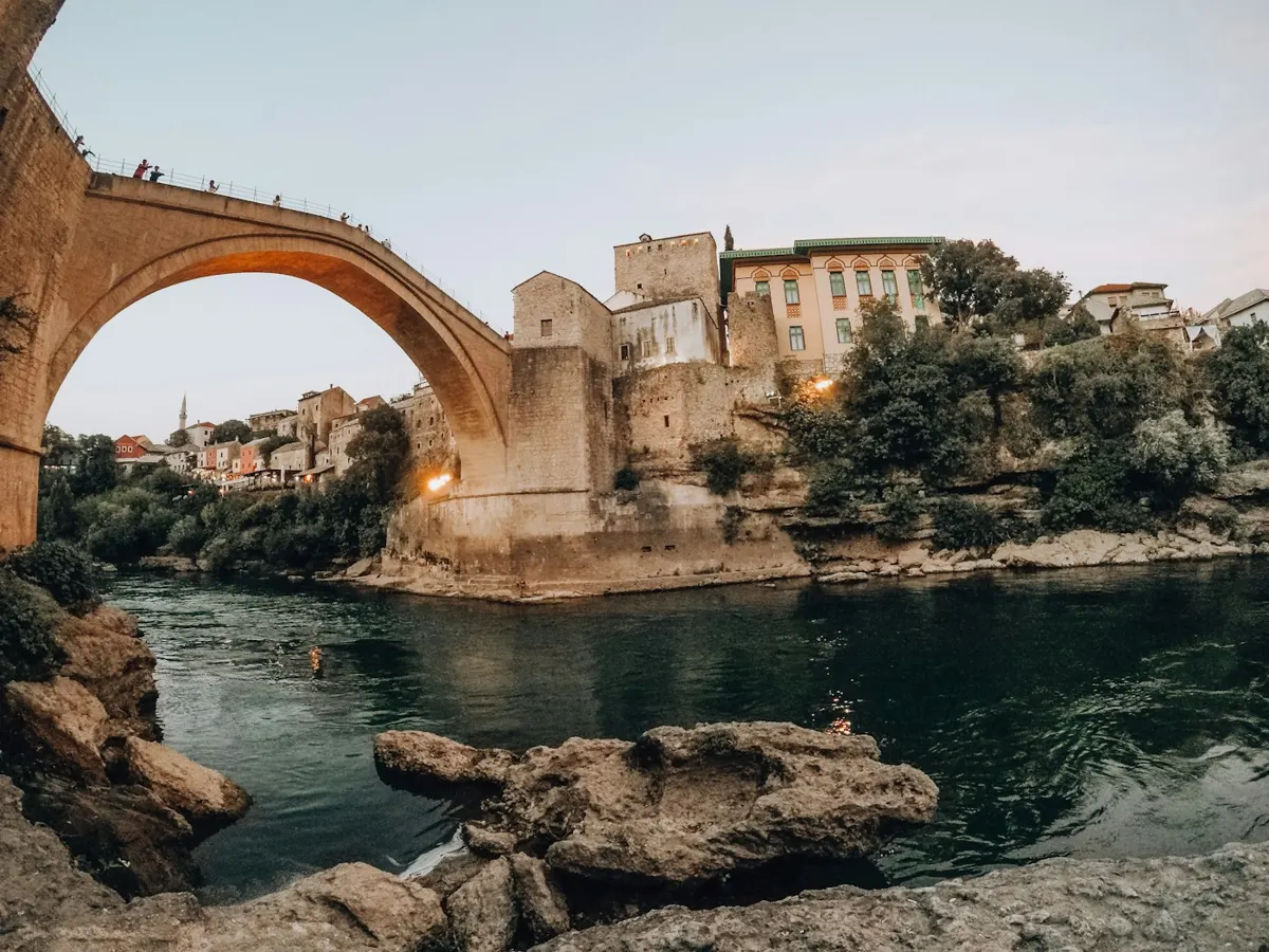 Stari Most vakaro šviesoje